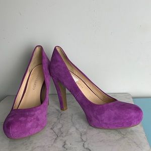 Purple pumps